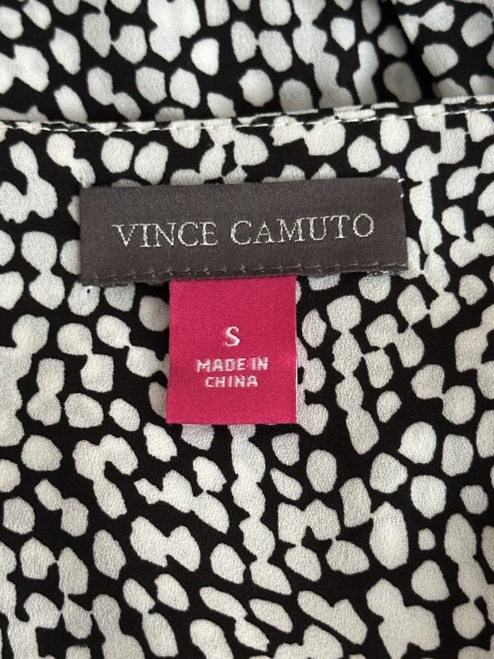 VINCE CAMUTO Bell Sleeves High Low Hem Black and White Blouse Size S - Picture 7 of 8